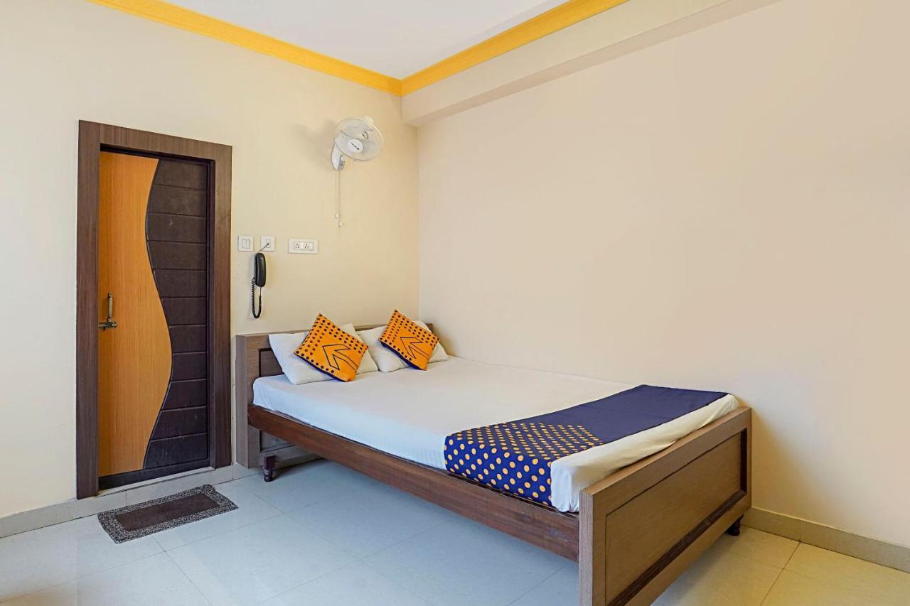 Hotel O Trisha Guest House Dum Dum Exteriör bild